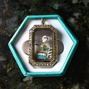 Origami owl Heritage locket